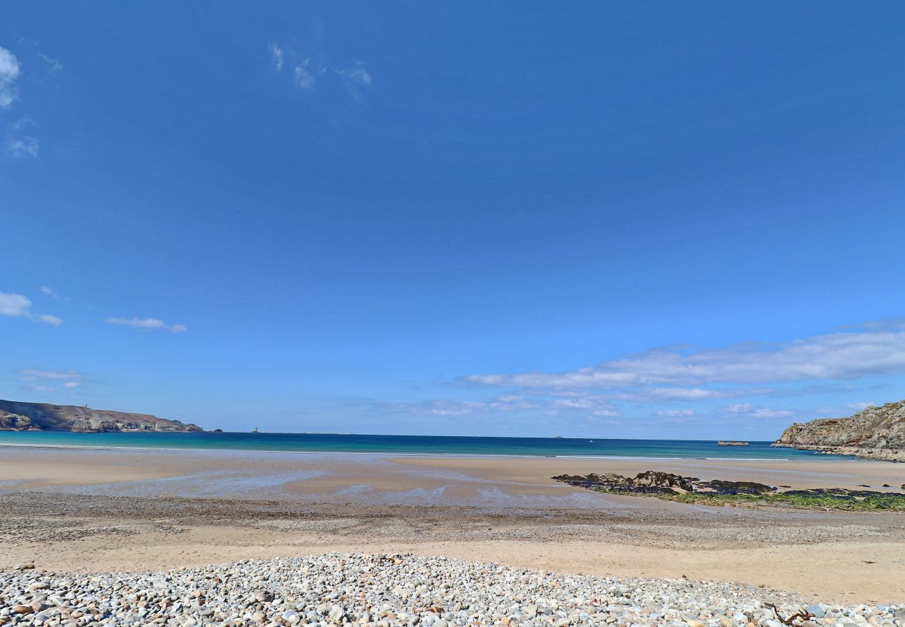 Villa in Primelin - 727- Wunderschöner Meerblick, hoher Komfort, über dem Strand von St Tugen