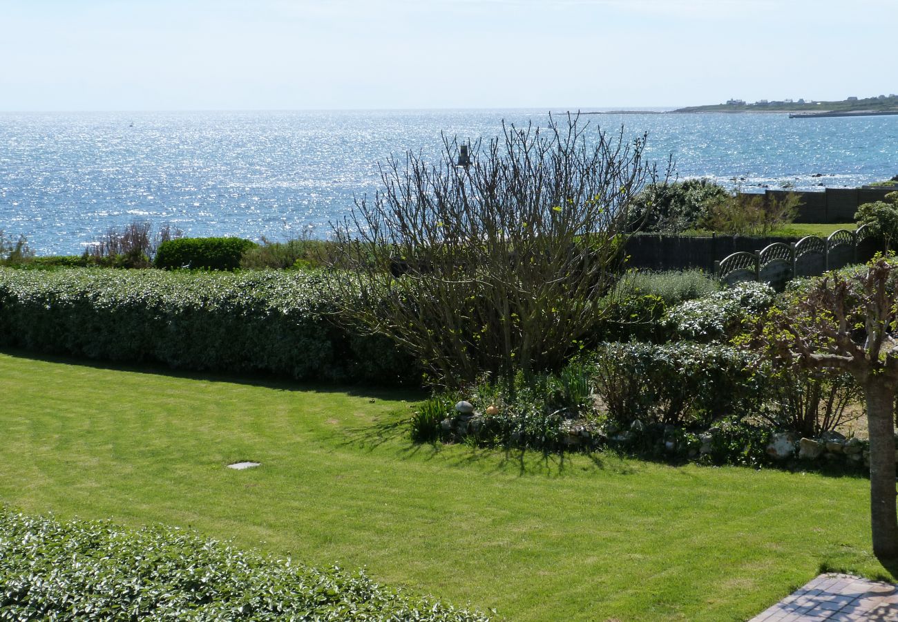 House in Plouhinec - 605-VIlla ocean. The Atlantic at the end of the garden