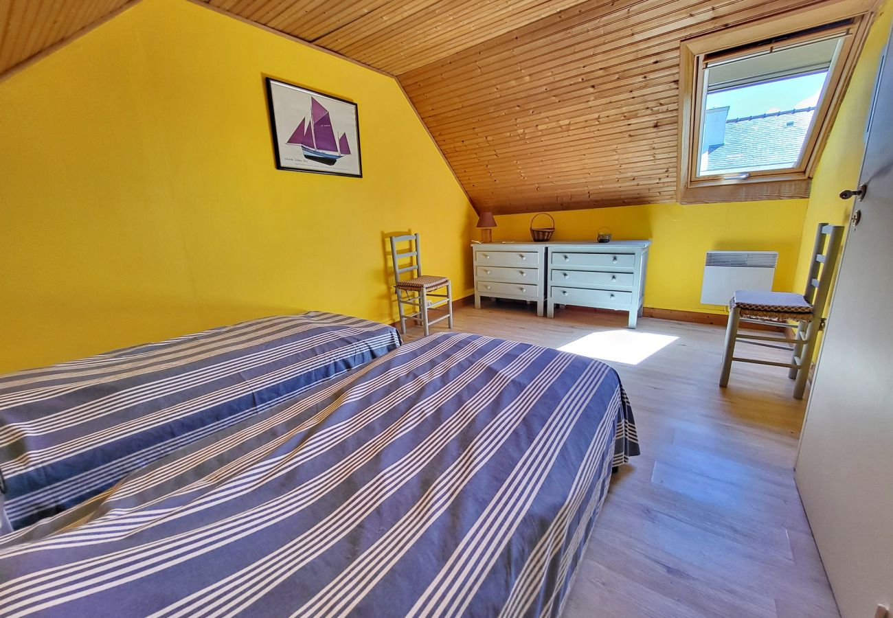 House in Primelin - 391-Beautiful fisherman's house, closer to the beach with sea view