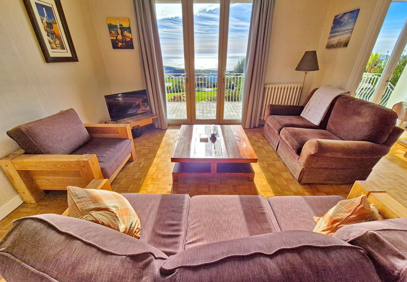 House in Plouhinec - 730-Holiday home with panoramic sea view 300m from the beach