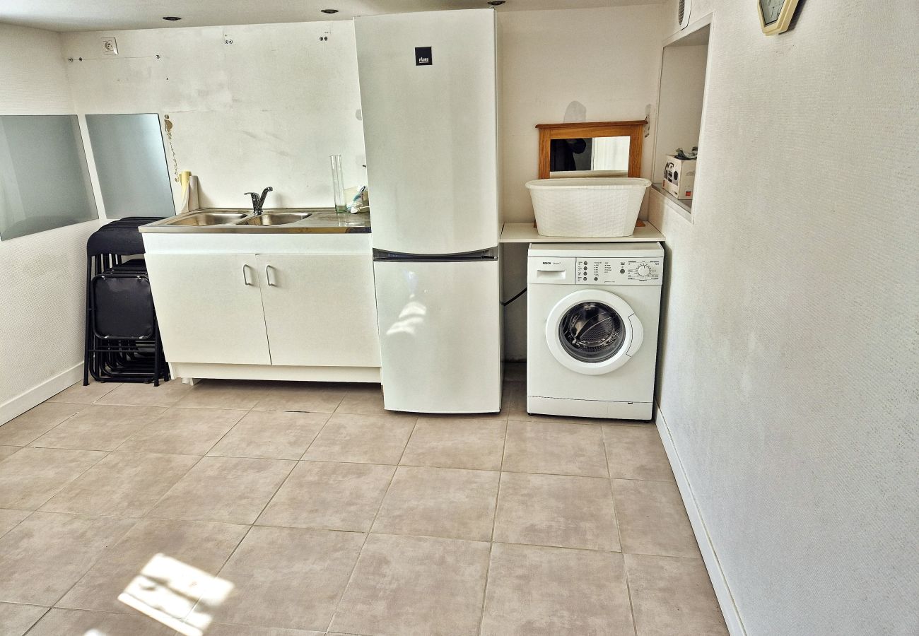 Laundry room on garden level