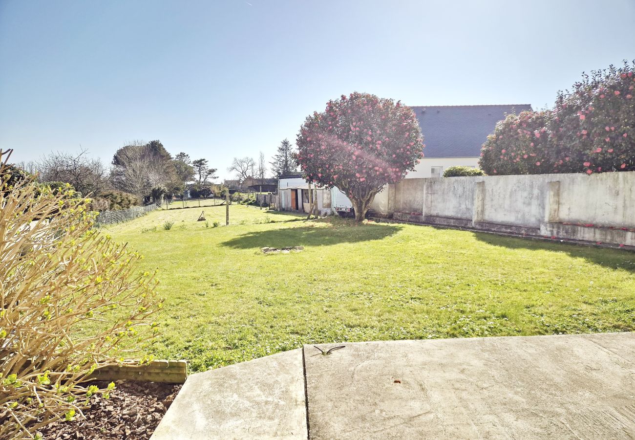 fenced garden 2000m2