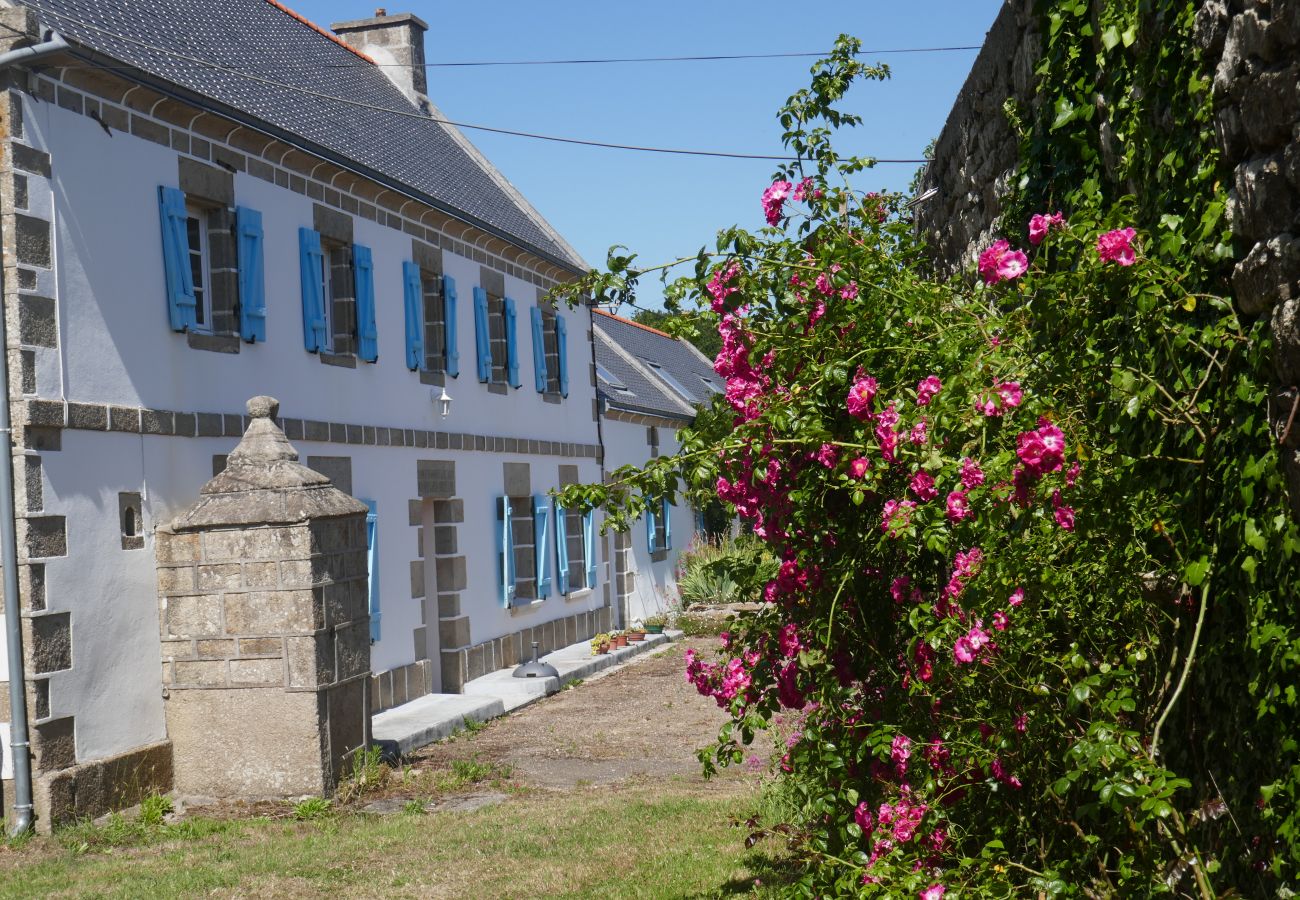 Maison à Beuzec-Cap-Sizun - 711- Spacieuse ferme bretonne