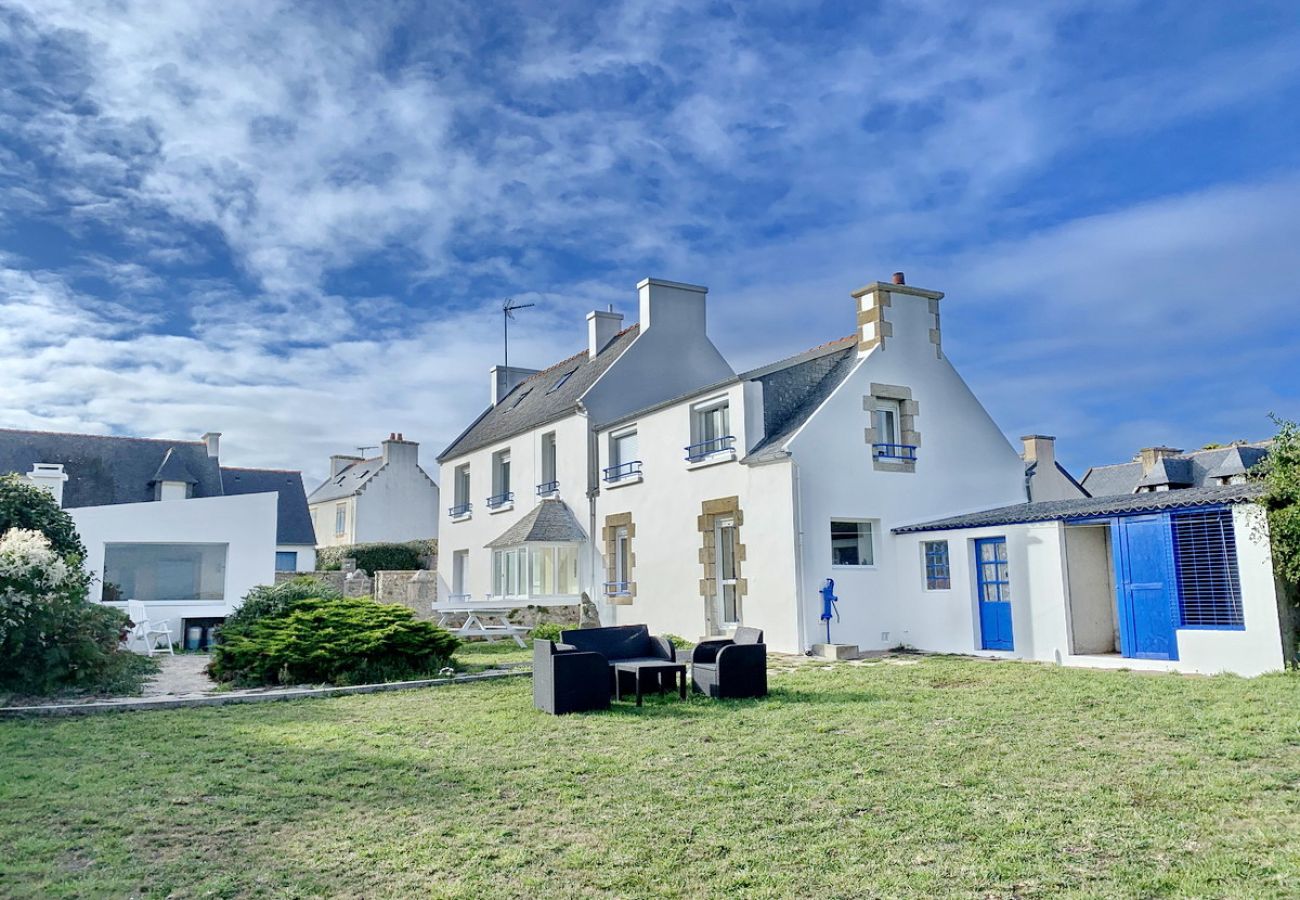 Grande maison bretonne (2 en 1) face à la mer