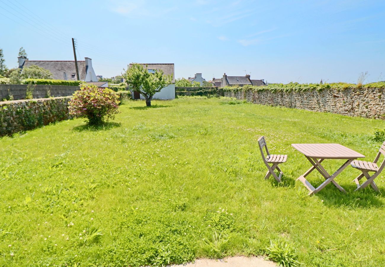 Maison à Audierne - 726-Belle maison bretonne, centre-ville, port et plages à pied